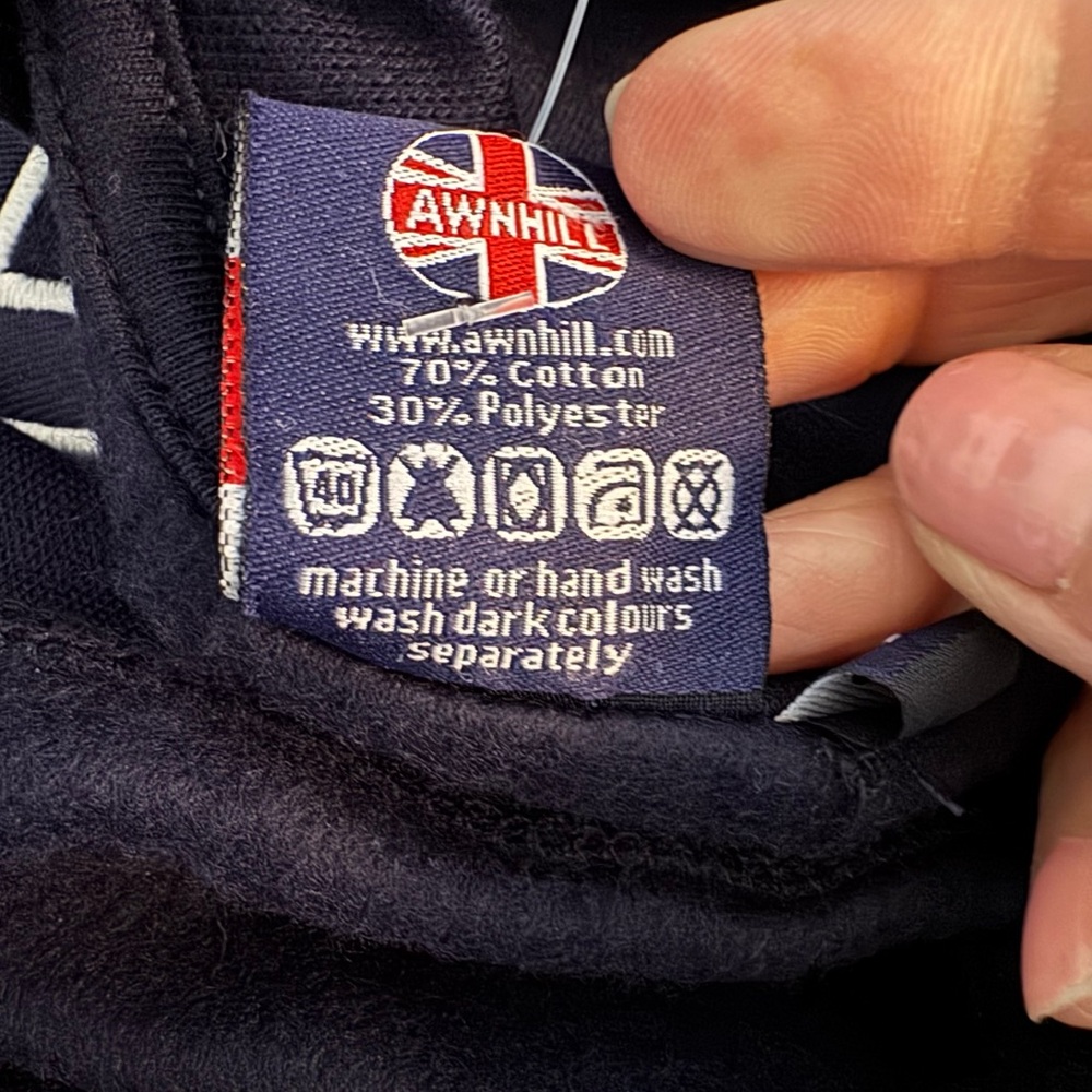 NWT Women's Embroidered Navy London England Sweatshirt Size S - 70% Cotton  SOFT - Picture 8 of 15